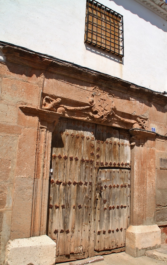 Portada con escudo del Santo Oficio. Casa de la Inquisión en Villanueva de los Infantes. Autor, J.A. Padilla