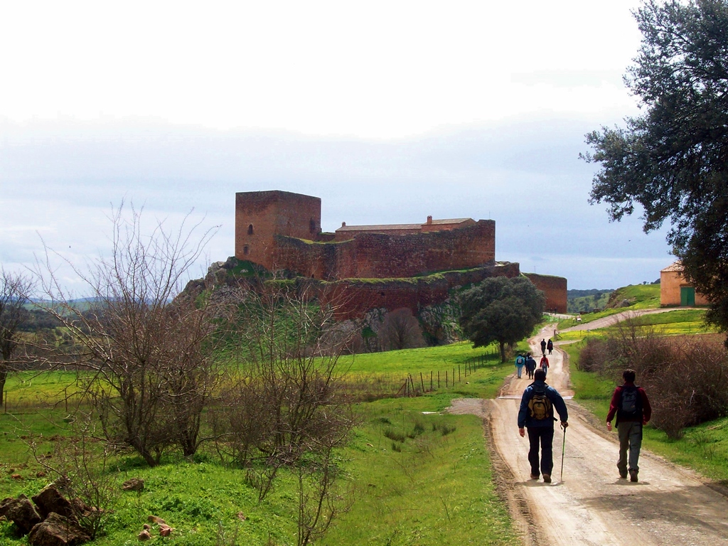 Entre Templarios y el Castillo de Montizón senderismo Campo de Montiel