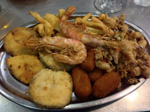 A las ricas delicias de Cádiz, o ¡una de pescaíto frito!