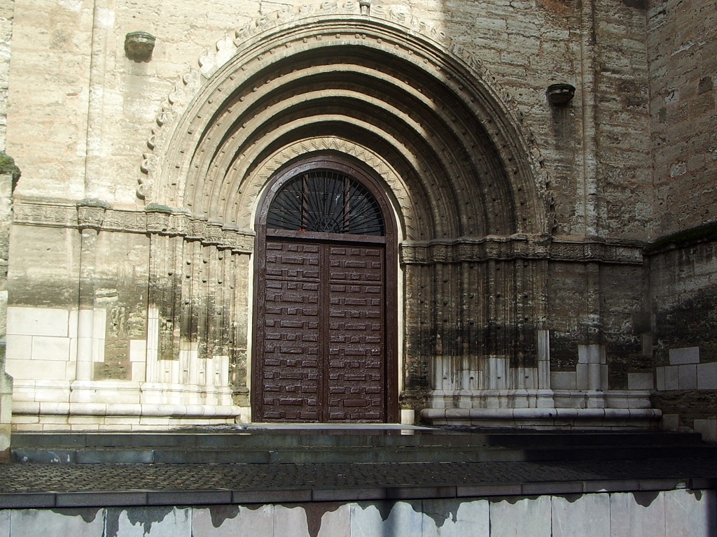 Iglesia de San Pedro. Puerta del perdón. Autor, J. Ramón