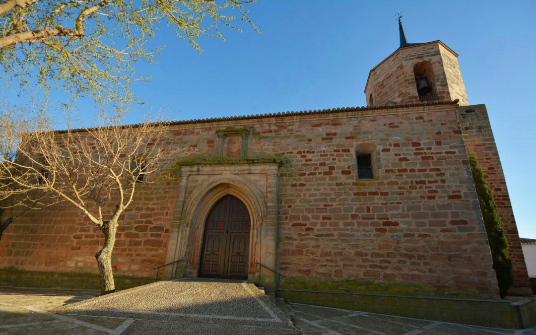 Fachada de la Iglesia de Santa María, Almedina. Autor, Juan Amores