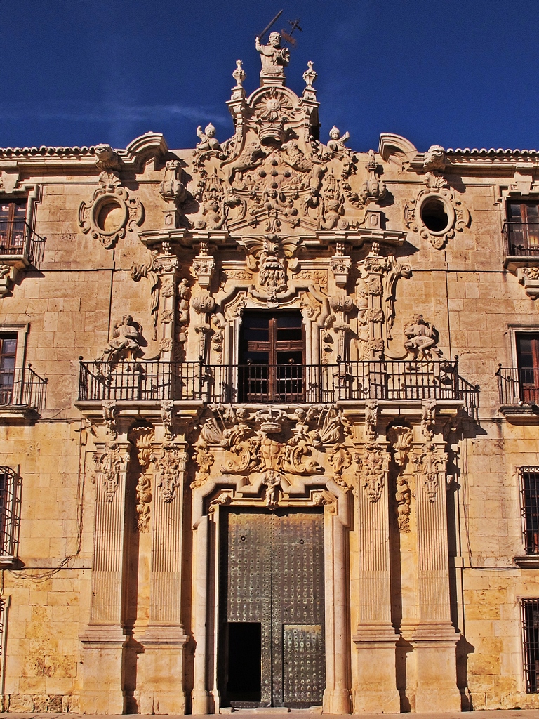 Puerta principal del Monasterio de Uclés en la fachada sur
