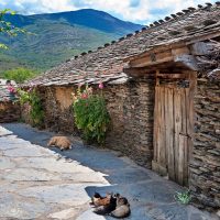 Pueblos de la arquitectura negra de Guadalajara